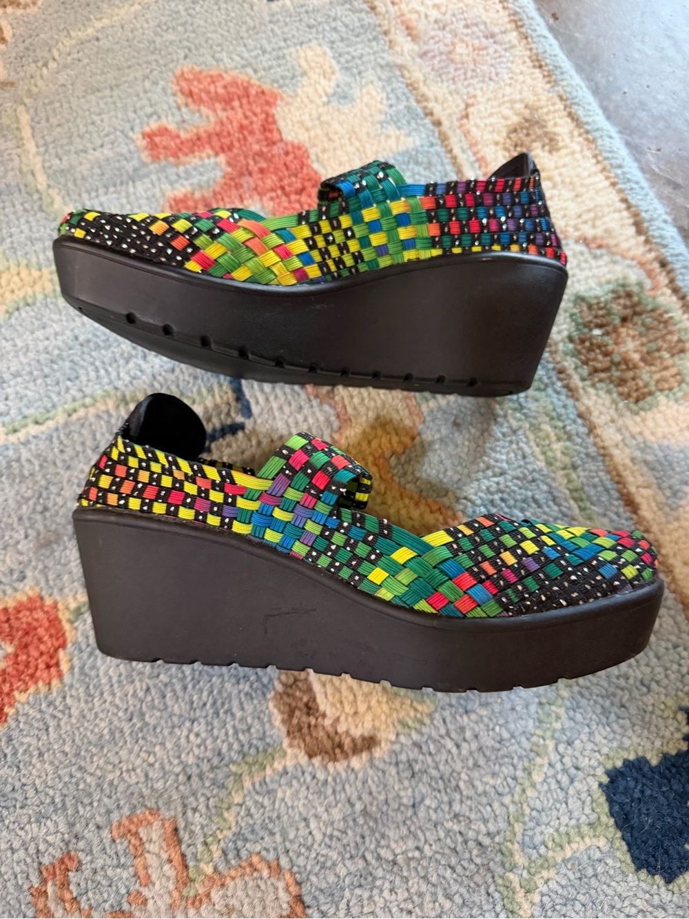 Madden by Steve Madden women s Shoes Sz 8 Woven elastic bands Multicolored